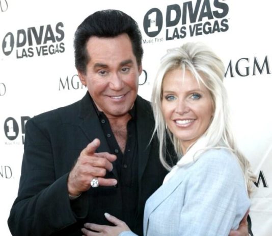 Live from Las Vegas: “Danke Schoen” – The Wayne Newton Show.