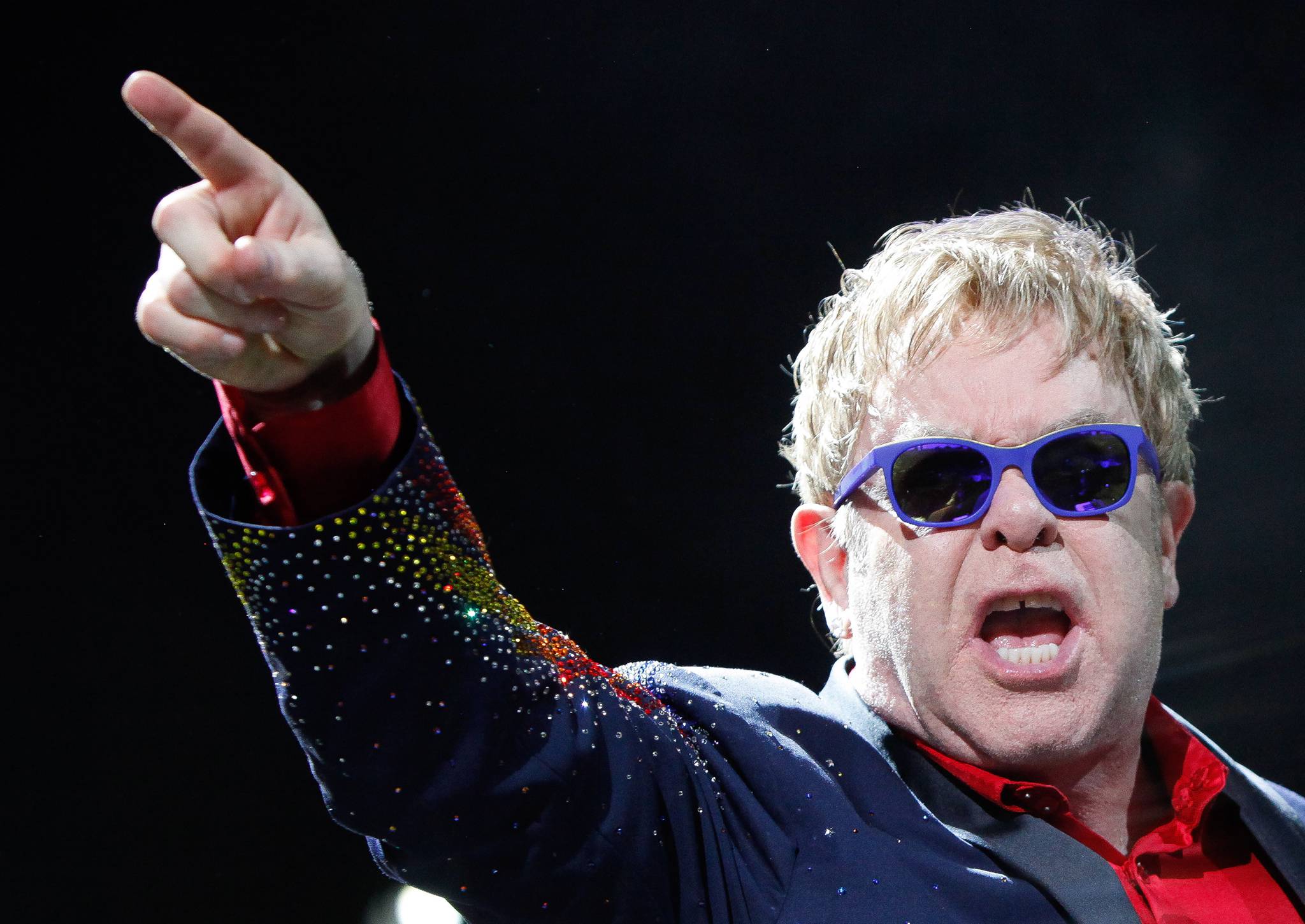 Don’t Let The Sun Go Down On Me Elton John’s last show tonight ! Entertainment and Sports Today