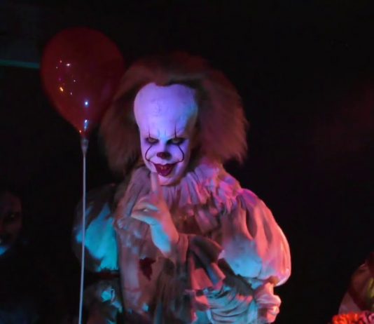 ICONS OF DARKNESS: Monsters, Sci-Fi, Horror, and Fantasy Memorabilia!